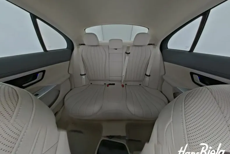 Mercedes-Benz E 300 din 2024 cu 6.001 km - oferta MER137506 - foto 8