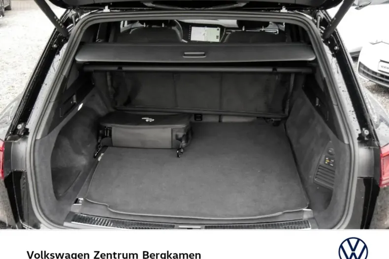 Volkswagen Touareg din 2024 cu 30.209 km - oferta VOL137520 - foto 17