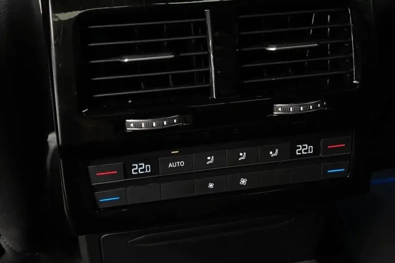 Volkswagen Touareg din 2023 cu 44.000 km - oferta VOL137521 - foto 26