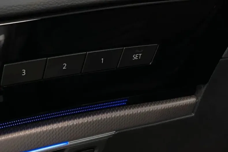 Volkswagen Touareg din 2023 cu 44.000 km - oferta VOL137521 - foto 30