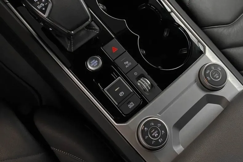 Volkswagen Touareg din 2023 cu 44.000 km - oferta VOL137521 - foto 33