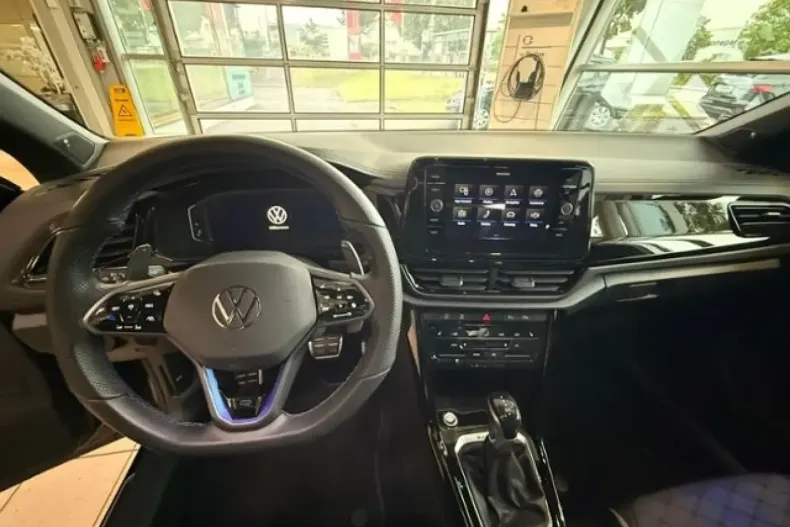 Volkswagen T-Roc din 2024 cu 13.500 km - oferta VOL137532 - foto 4