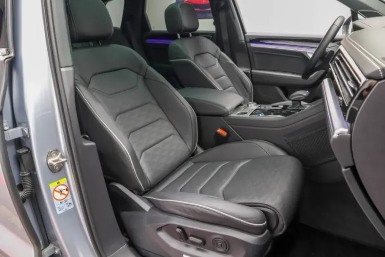 Volkswagen Touareg din 2021 cu 87.666 km - oferta VOL137539 - foto 36