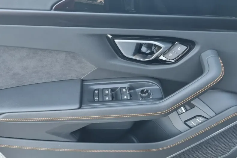 Lamborghini Urus din 2022 cu 16.200 km - oferta LAM137541 - foto 8