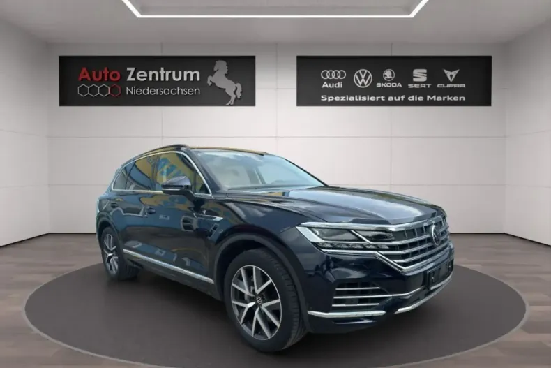 Volkswagen Touareg din 2022 cu 53.554 km - oferta VOL137557 - foto 1