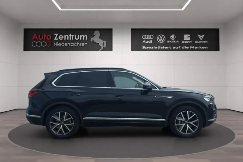 Volkswagen Touareg din 2022 cu 53.554 km - oferta VOL137557 - foto 9