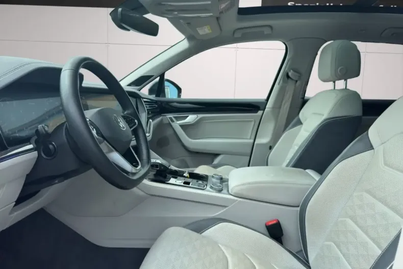 Volkswagen Touareg din 2022 cu 53.554 km - oferta VOL137557 - foto 11