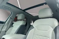 Volkswagen Touareg din 2022 cu 53.554 km - oferta VOL137557 - foto 12