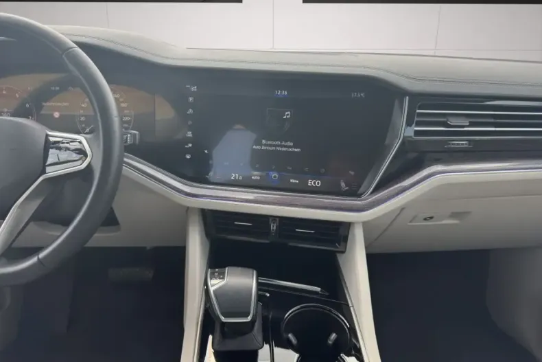 Volkswagen Touareg din 2022 cu 53.554 km - oferta VOL137557 - foto 19