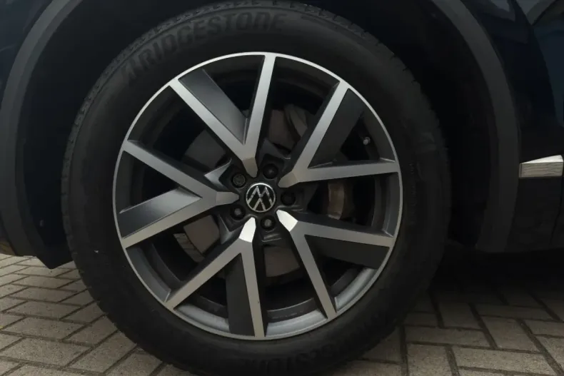 Volkswagen Touareg din 2022 cu 53.554 km - oferta VOL137557 - foto 21