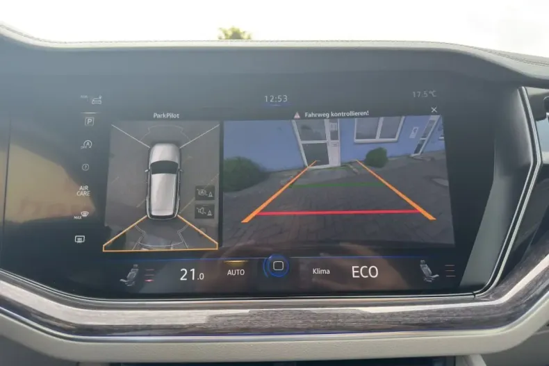 Volkswagen Touareg din 2022 cu 53.554 km - oferta VOL137557 - foto 22