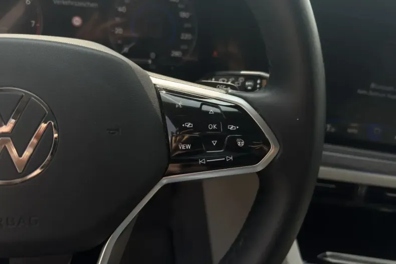 Volkswagen Touareg din 2022 cu 53.554 km - oferta VOL137557 - foto 24