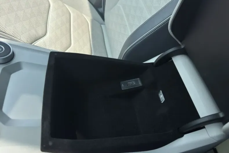 Volkswagen Touareg din 2022 cu 53.554 km - oferta VOL137557 - foto 29