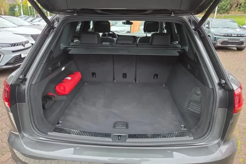 Volkswagen Touareg din 2021 cu 68.709 km - oferta VOL137558 - foto 7