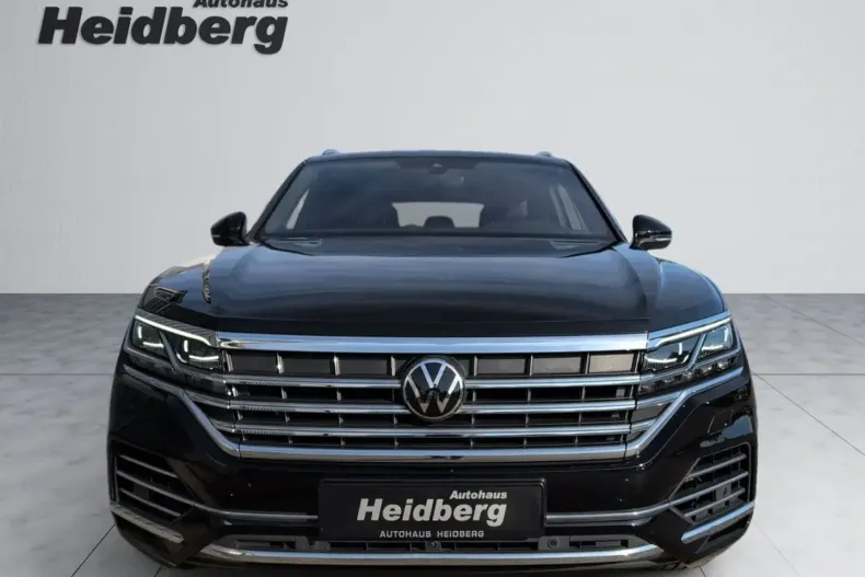 Volkswagen Touareg din 2022 cu 64.688 km - oferta VOL137559 - foto 2