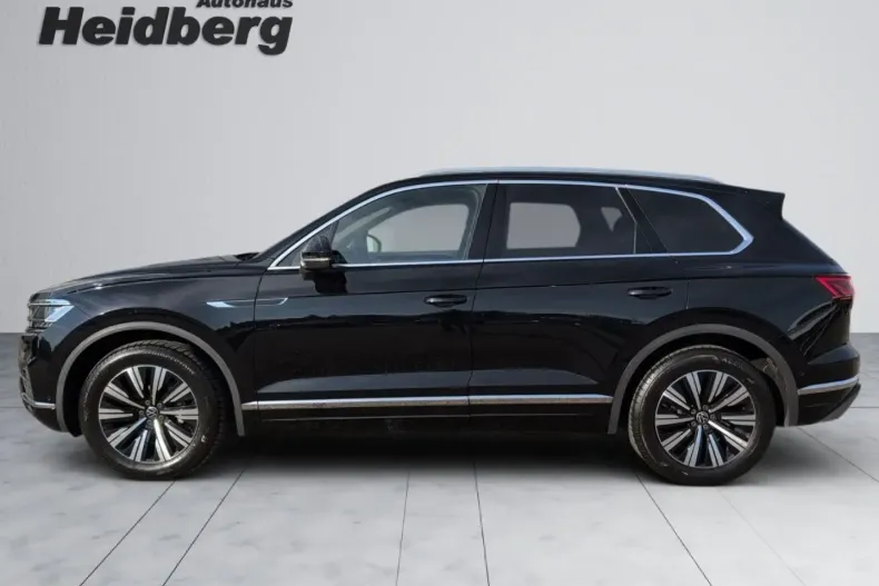 Volkswagen Touareg din 2022 cu 64.688 km - oferta VOL137559 - foto 4