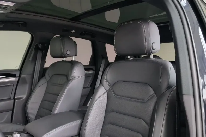 Volkswagen Touareg din 2022 cu 64.688 km - oferta VOL137559 - foto 12