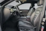 Volkswagen Touareg din 2022 cu 64.688 km - oferta VOL137559 - foto 14