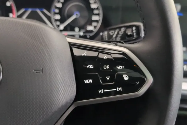 Volkswagen Touareg din 2022 cu 64.688 km - oferta VOL137559 - foto 27