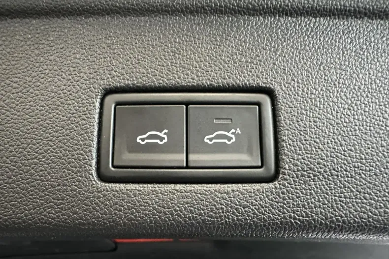 Volkswagen Touareg din 2022 cu 68.197 km - oferta VOL137562 - foto 7