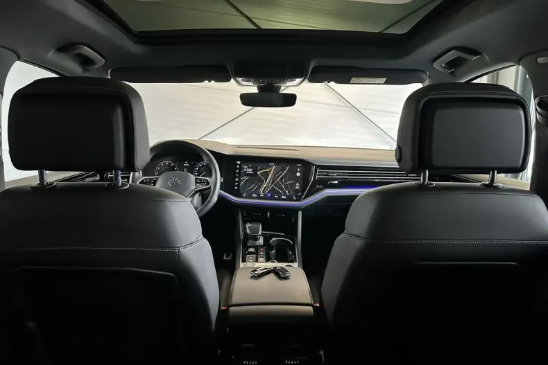 Volkswagen Touareg din 2022 cu 68.197 km - oferta VOL137562 - foto 10