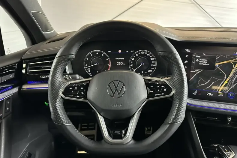 Volkswagen Touareg din 2022 cu 68.197 km - oferta VOL137562 - foto 20