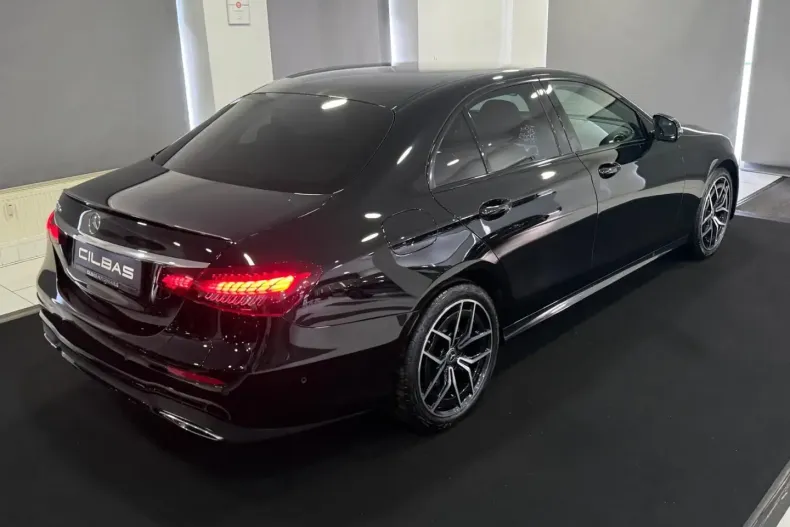 Mercedes-Benz E 300 din 2022 cu 120.694 km - oferta MER137566 - foto 7