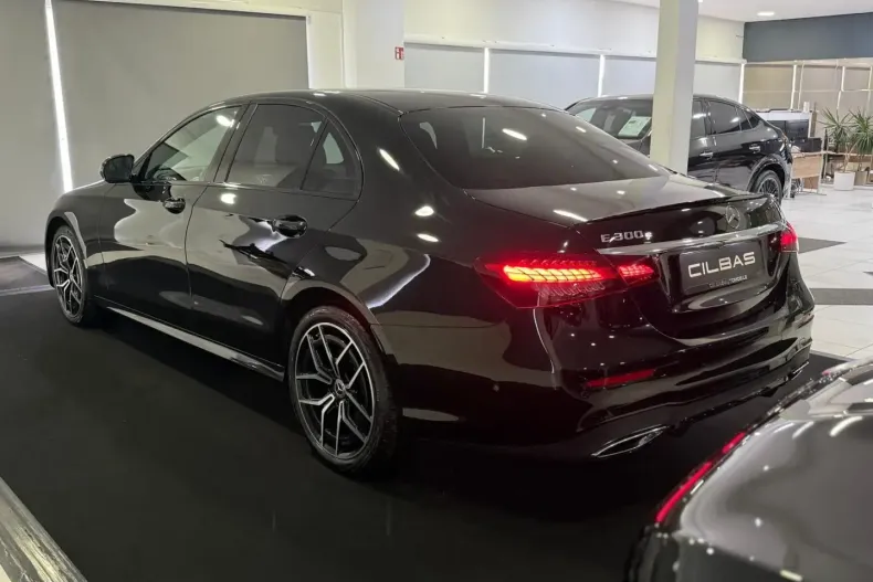 Mercedes-Benz E 300 din 2022 cu 120.694 km - oferta MER137566 - foto 8