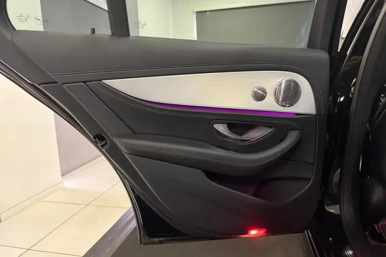 Mercedes-Benz E 300 din 2022 cu 120.694 km - oferta MER137566 - foto 19