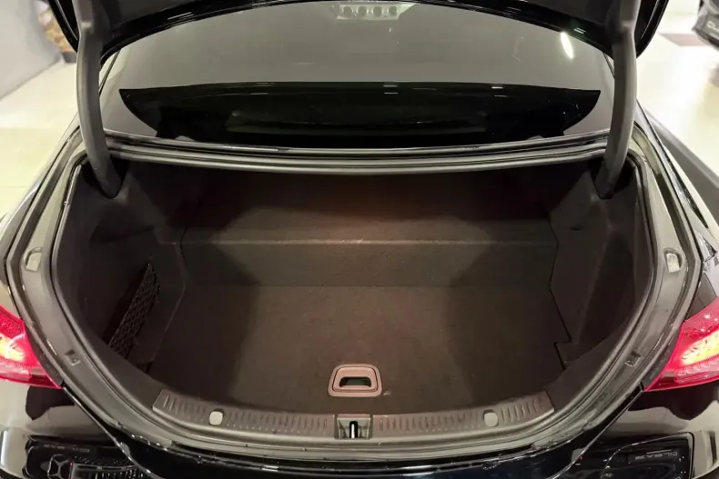 Mercedes-Benz E 300 din 2022 cu 120.694 km - oferta MER137566 - foto 21