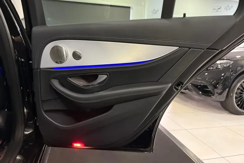 Mercedes-Benz E 300 din 2022 cu 120.694 km - oferta MER137566 - foto 22