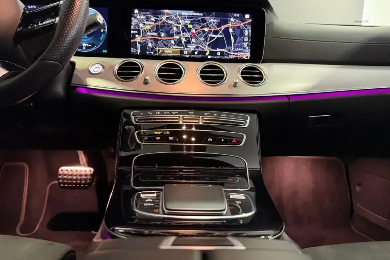 Mercedes-Benz E 300 din 2022 cu 120.694 km - oferta MER137566 - foto 30