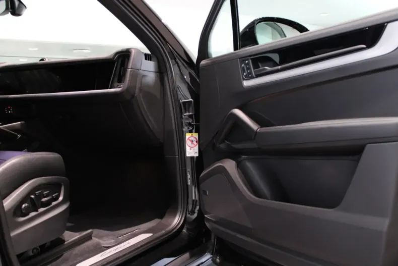 Porsche Cayenne din 2024 cu 21.000 km - oferta POR137571 - foto 5