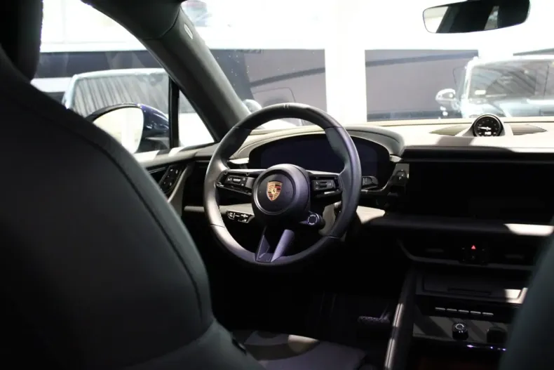 Porsche Macan din 2024 cu 7.000 km - oferta POR137572 - foto 5