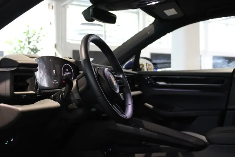 Porsche Macan din 2024 cu 7.000 km - oferta POR137572 - foto 6