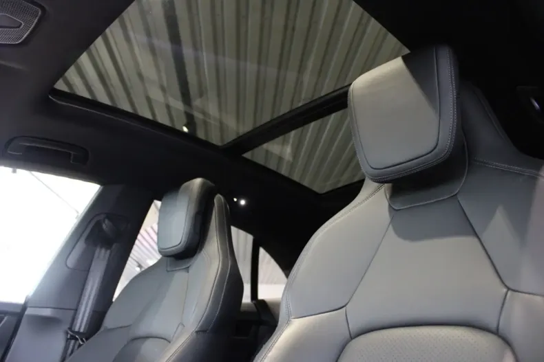 Porsche Macan din 2024 cu 7.000 km - oferta POR137572 - foto 11