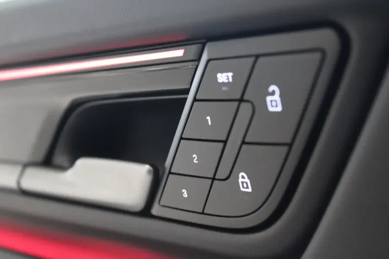 Porsche Macan din 2024 cu 7.000 km - oferta POR137572 - foto 13