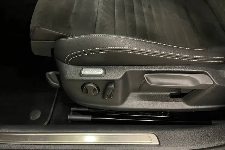 Volkswagen Passat din 2020 cu 70.243 km - oferta VOL137609 - foto 22