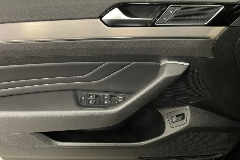 Volkswagen Passat din 2020 cu 70.243 km - oferta VOL137609 - foto 23