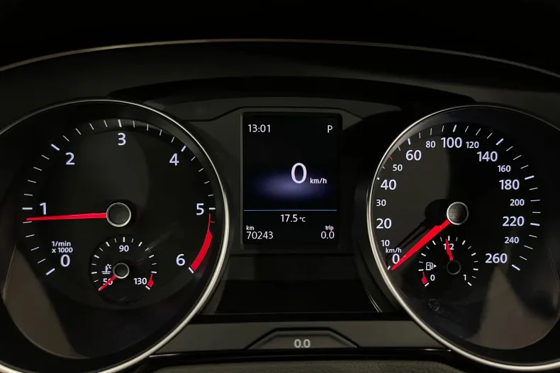 Volkswagen Passat din 2020 cu 70.243 km - oferta VOL137609 - foto 25