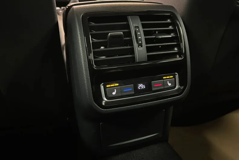 Volkswagen Passat din 2021 cu 101.562 km - oferta VOL137619 - foto 23