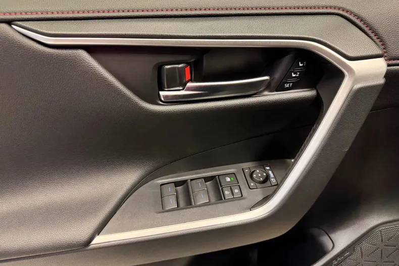 Toyota RAV4 din 2025 cu 10 km - oferta TOY137644 - foto 10