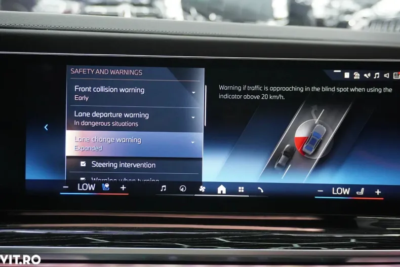 BMW Seria 7 din 2024 cu 29.660 km - oferta BMW137648 - foto 26