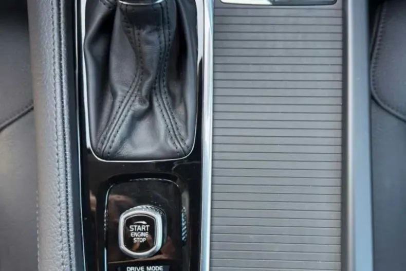 Volvo S90 din 2020 cu 166.000 km - oferta VOL137656 - foto 24