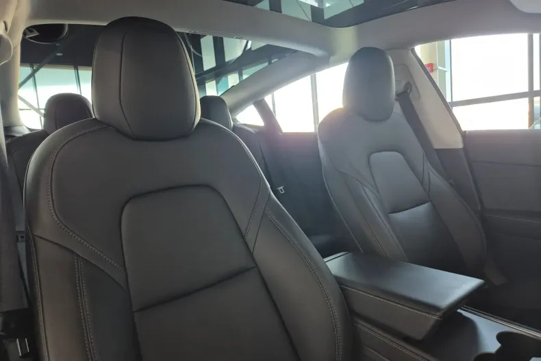 Tesla Model 3 din 2023 cu 35.500 km - oferta TES137687 - foto 13