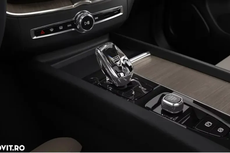 Volvo XC60 din 2025 cu 9 km - oferta VOL137692 - foto 10