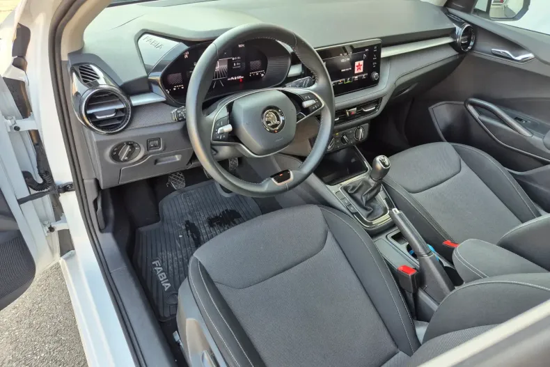 Skoda Fabia din 2024 cu 47.594 km - oferta SKO137741 - foto 9