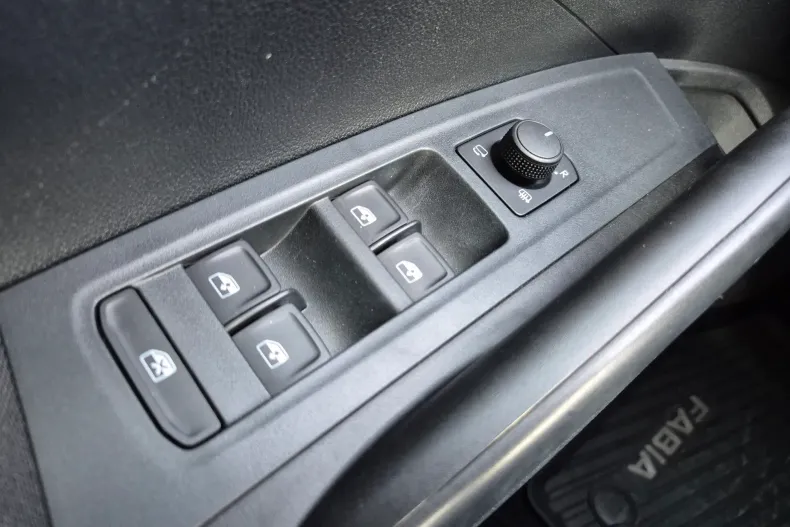 Skoda Fabia din 2024 cu 47.594 km - oferta SKO137741 - foto 28