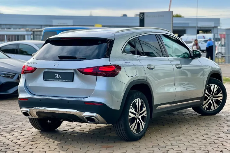 Mercedes-Benz GLA din 2025 cu 4 km - oferta MER137779 - foto 5
