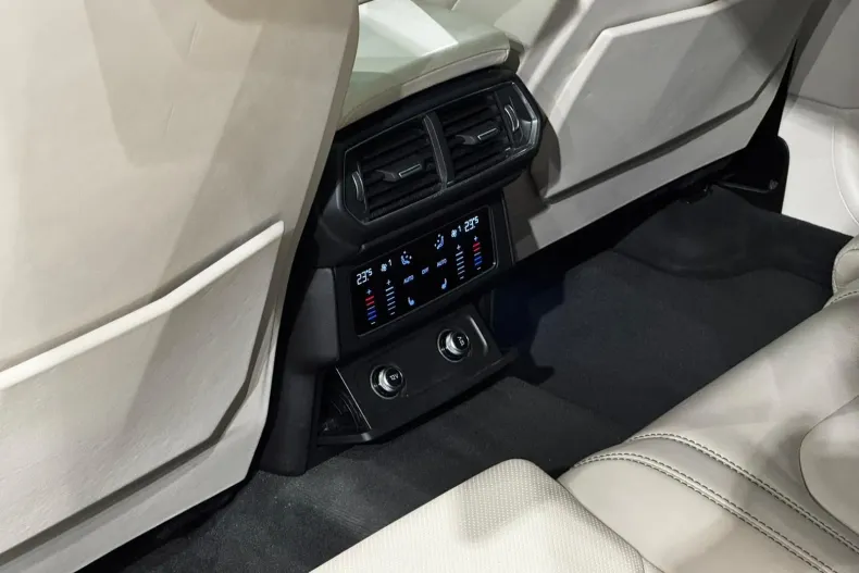 Lamborghini Urus din 2021 cu 24.000 km - oferta LAM137828 - foto 17